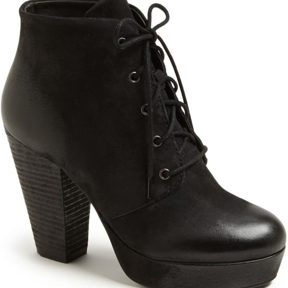 Steve Madden  Black Raspy Platform Booties